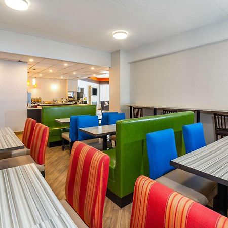 Comfort Inn & Suites Barrie Ngoại thất bức ảnh