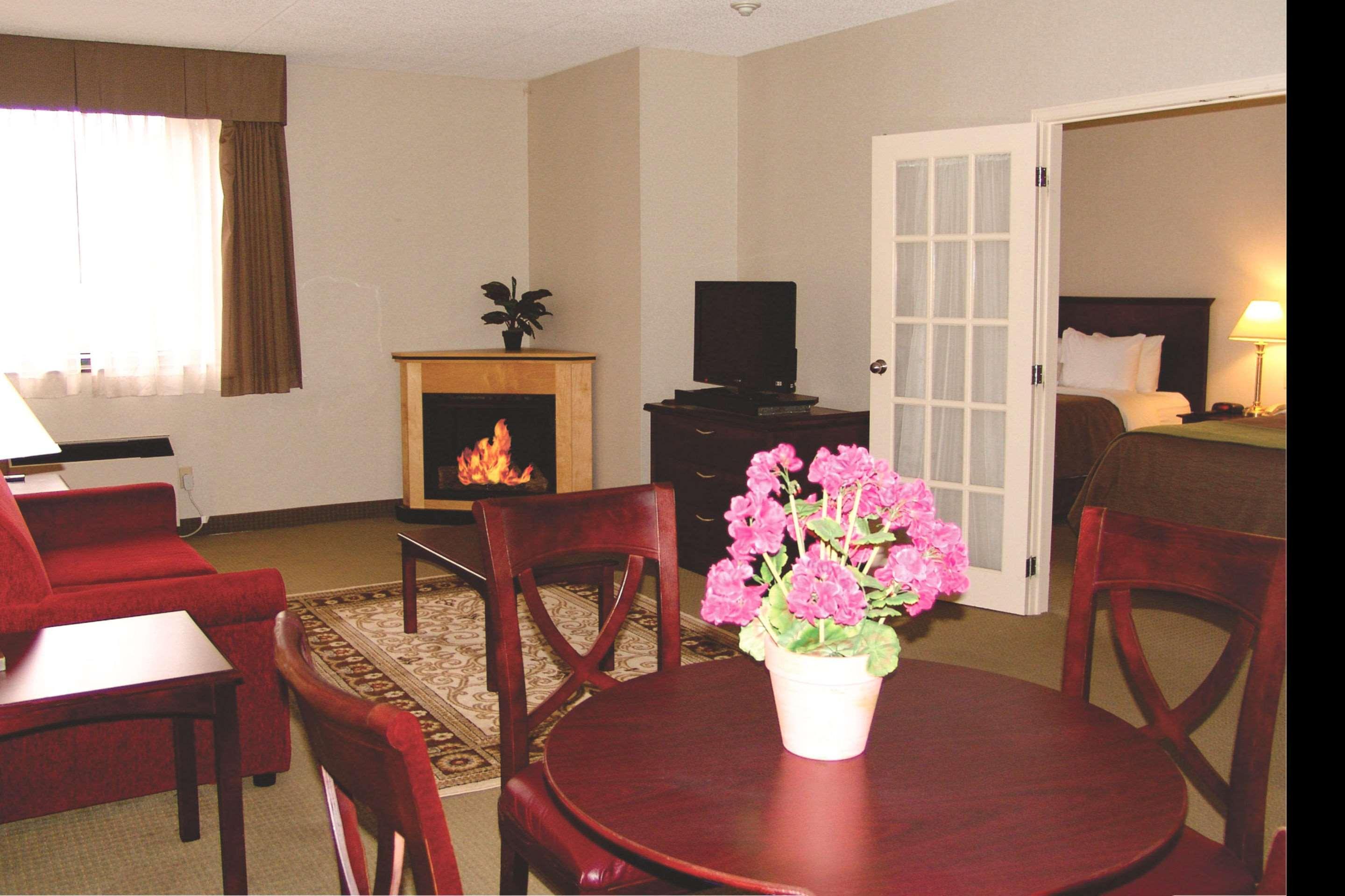 Comfort Inn & Suites Barrie Ngoại thất bức ảnh
