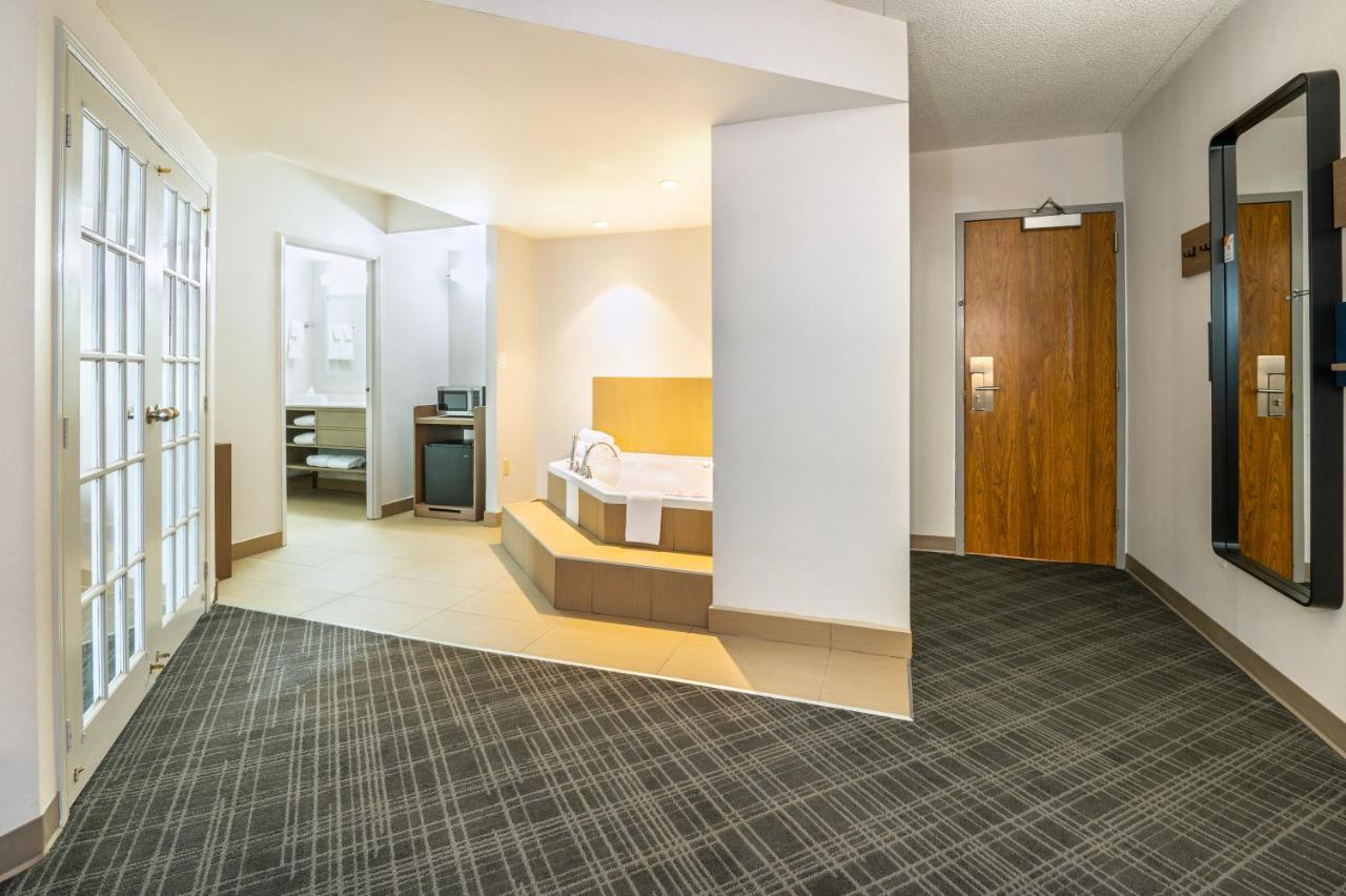 Comfort Inn & Suites Barrie Ngoại thất bức ảnh
