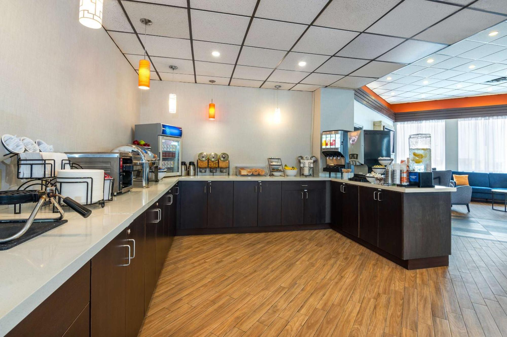 Comfort Inn & Suites Barrie Ngoại thất bức ảnh