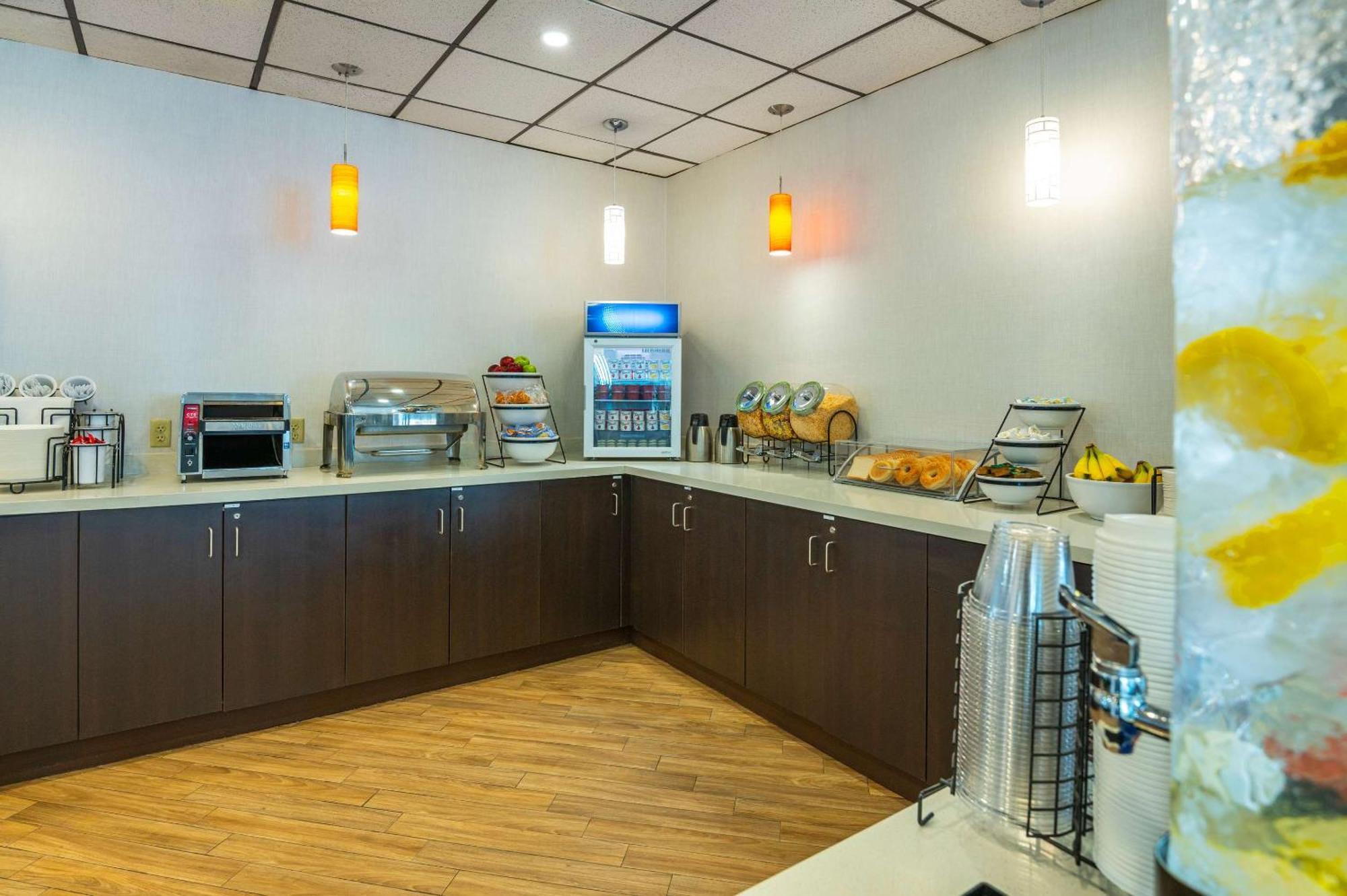 Comfort Inn & Suites Barrie Ngoại thất bức ảnh