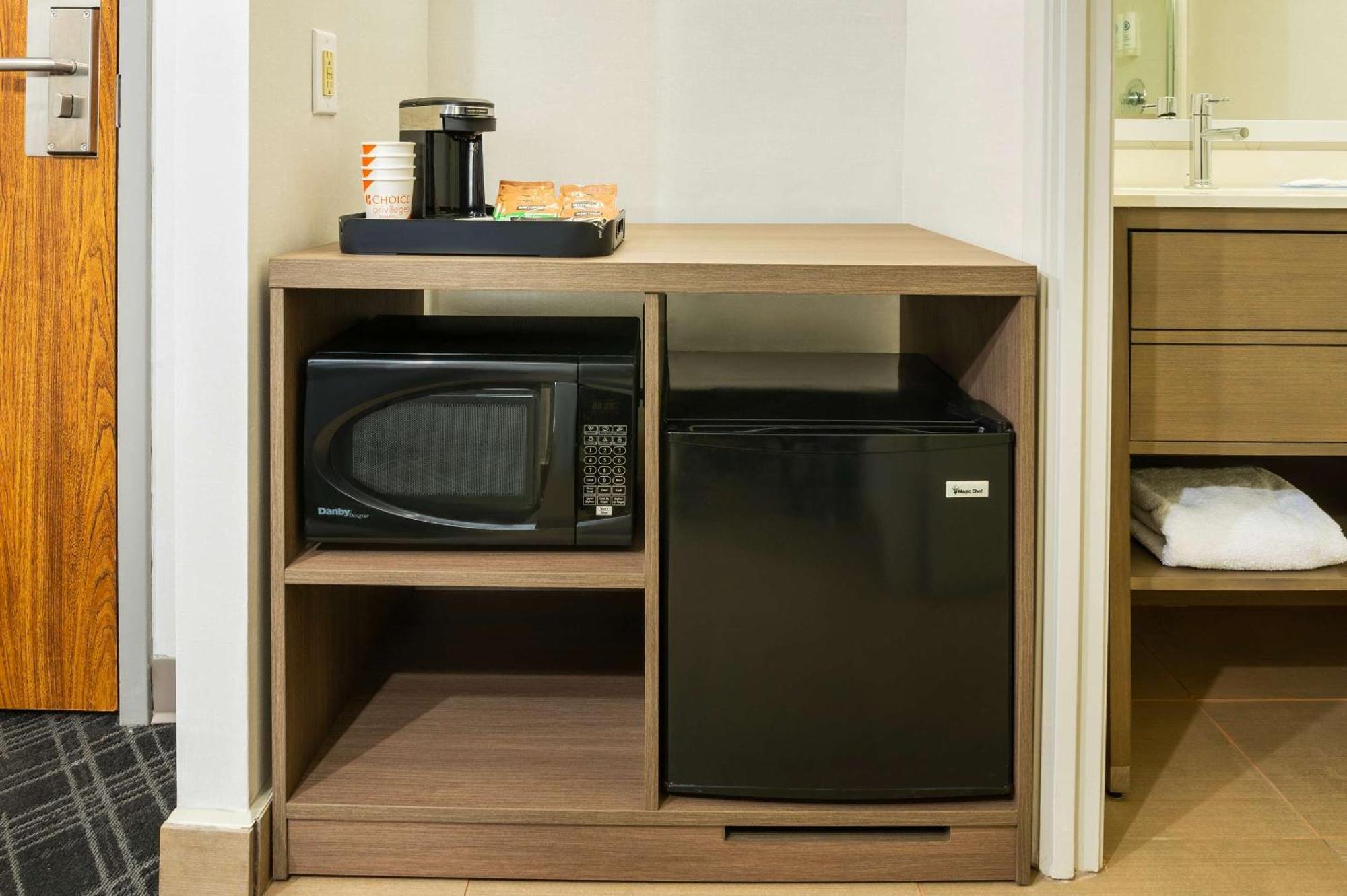 Comfort Inn & Suites Barrie Ngoại thất bức ảnh