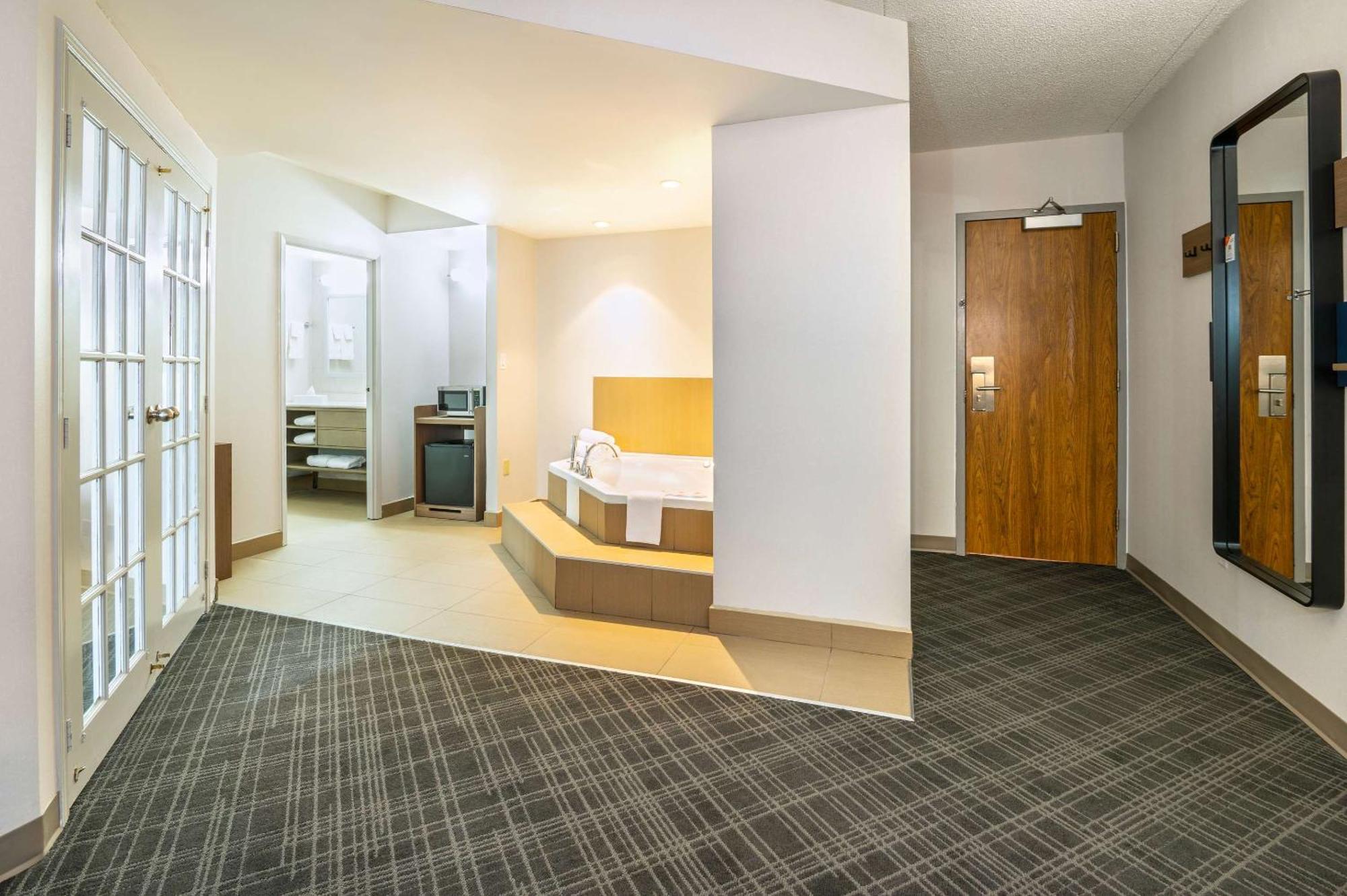 Comfort Inn & Suites Barrie Ngoại thất bức ảnh